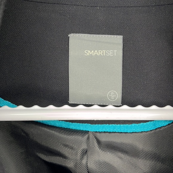 Blazer - Picture 3 of 7